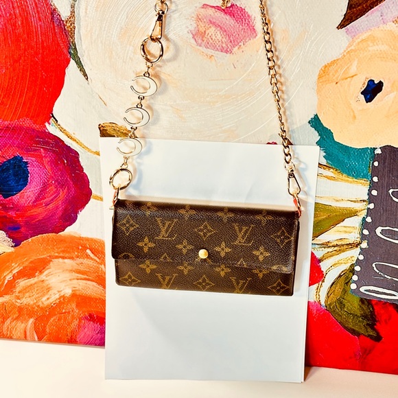 Louis Vuitton Monogram The Sarah long wallet with Gold Chain. - Picture 6 of 14